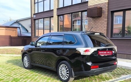 Mitsubishi Outlander III рестайлинг 3, 2013 год, 1 220 000 рублей, 10 фотография