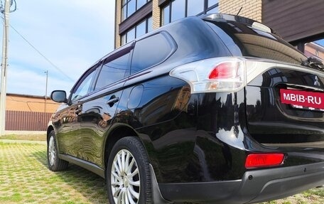 Mitsubishi Outlander III рестайлинг 3, 2013 год, 1 220 000 рублей, 9 фотография