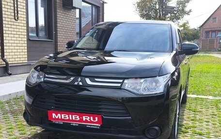 Mitsubishi Outlander III рестайлинг 3, 2013 год, 1 220 000 рублей, 15 фотография
