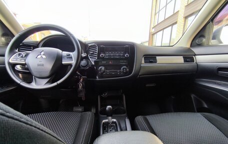 Mitsubishi Outlander III рестайлинг 3, 2013 год, 1 220 000 рублей, 20 фотография