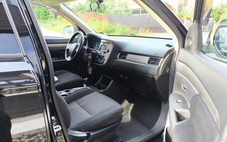 Mitsubishi Outlander III рестайлинг 3, 2013 год, 1 220 000 рублей, 22 фотография