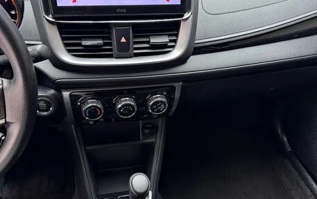 Toyota Yaris XP150 рестайлинг, 2022 год, 1 407 007 рублей, 25 фотография