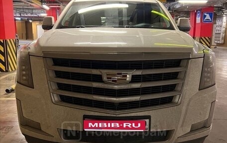 Cadillac Escalade IV, 2016 год, 3 700 000 рублей, 1 фотография
