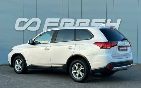 Mitsubishi Outlander III рестайлинг 3, 2017 год, 1 999 000 рублей, 2 фотография