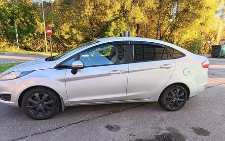 Ford Fiesta, 2015 год, 665 000 рублей, 3 фотография