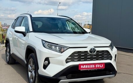 Toyota RAV4, 2020 год, 3 150 000 рублей, 4 фотография