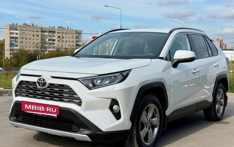 Toyota RAV4, 2020 год, 3 150 000 рублей, 8 фотография
