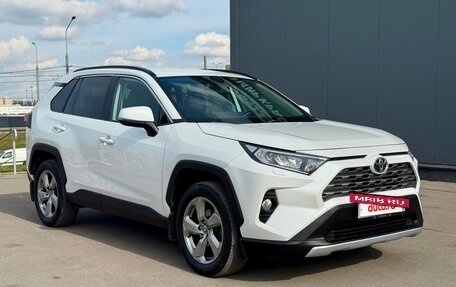 Toyota RAV4, 2020 год, 3 150 000 рублей, 7 фотография