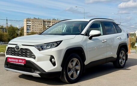 Toyota RAV4, 2020 год, 3 150 000 рублей, 9 фотография