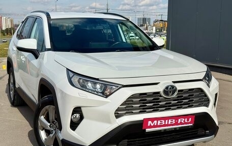 Toyota RAV4, 2020 год, 3 150 000 рублей, 2 фотография