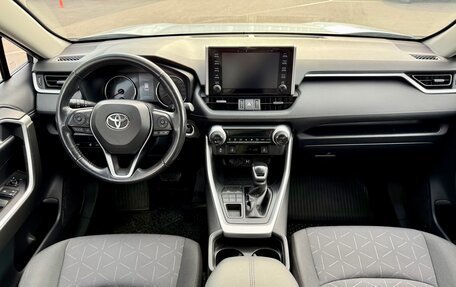 Toyota RAV4, 2020 год, 3 150 000 рублей, 16 фотография