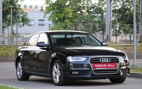 Audi A4, 2012 год, 1 950 000 рублей, 13 фотография