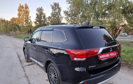 Mitsubishi Outlander III рестайлинг 3, 2017 год, 1 600 000 рублей, 5 фотография
