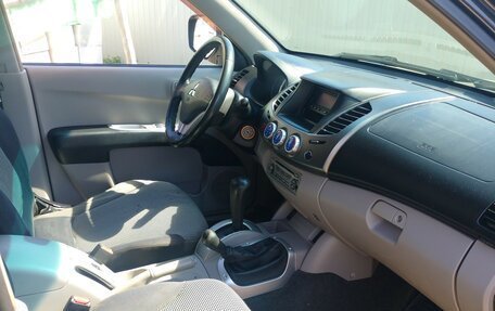 Mitsubishi L200 IV рестайлинг, 2008 год, 1 250 000 рублей, 8 фотография