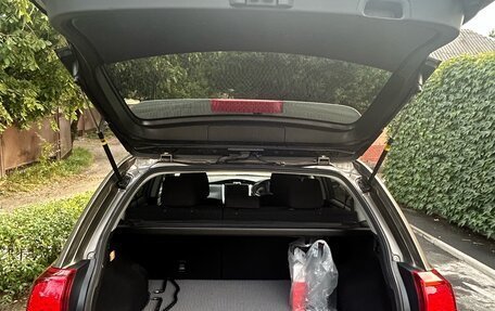 Toyota Corolla, 2012 год, 1 300 000 рублей, 6 фотография