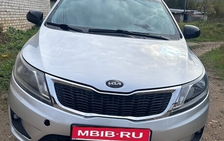 KIA Rio III рестайлинг, 2013 год, 700 000 рублей, 2 фотография
