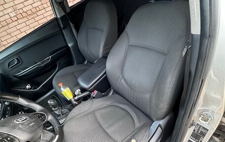 KIA Rio III рестайлинг, 2013 год, 700 000 рублей, 17 фотография
