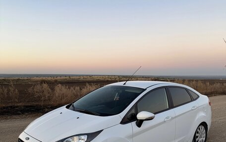 Ford Fiesta, 2015 год, 840 000 рублей, 2 фотография