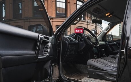 Toyota Land Cruiser Prado 150 рестайлинг 2, 2010 год, 2 999 999 рублей, 12 фотография
