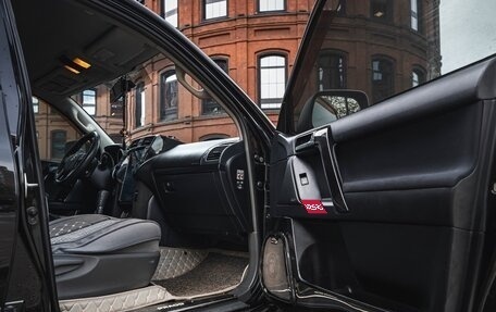 Toyota Land Cruiser Prado 150 рестайлинг 2, 2010 год, 2 999 999 рублей, 21 фотография