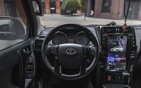 Toyota Land Cruiser Prado 150 рестайлинг 2, 2010 год, 2 999 999 рублей, 24 фотография