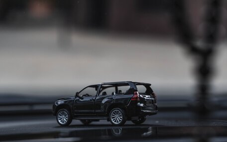 Toyota Land Cruiser Prado 150 рестайлинг 2, 2010 год, 2 999 999 рублей, 31 фотография