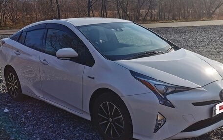 Toyota Prius IV XW50, 2017 год, 1 450 000 рублей, 3 фотография