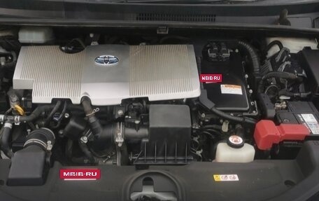 Toyota Prius IV XW50, 2017 год, 1 450 000 рублей, 6 фотография