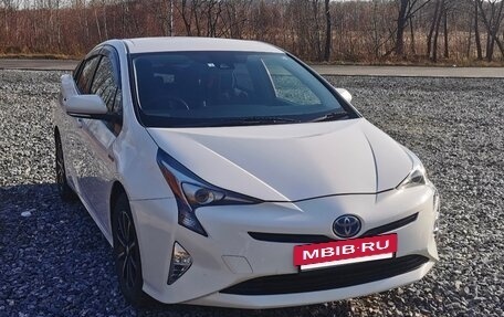 Toyota Prius IV XW50, 2017 год, 1 450 000 рублей, 2 фотография