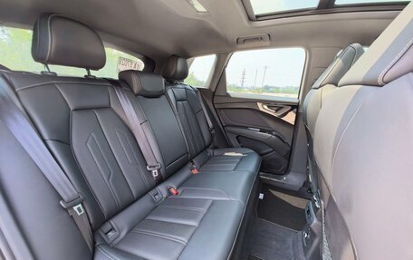 Audi Q4 e-tron, 2024 год, 4 532 000 рублей, 14 фотография