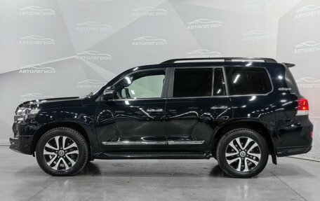 Toyota Land Cruiser 200, 2018 год, 6 750 000 рублей, 2 фотография