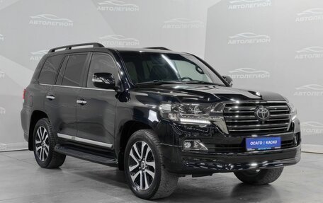 Toyota Land Cruiser 200, 2018 год, 6 750 000 рублей, 7 фотография