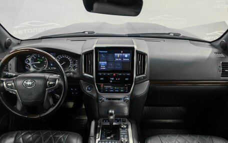 Toyota Land Cruiser 200, 2018 год, 6 750 000 рублей, 9 фотография