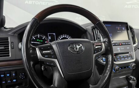 Toyota Land Cruiser 200, 2018 год, 6 750 000 рублей, 13 фотография