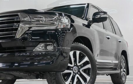 Toyota Land Cruiser 200, 2018 год, 6 750 000 рублей, 30 фотография