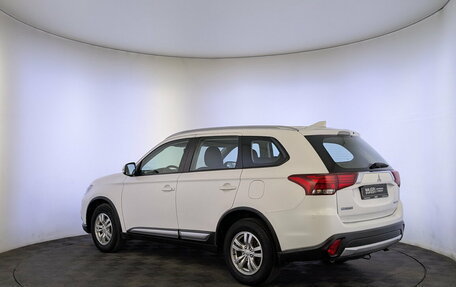 Mitsubishi Outlander III рестайлинг 3, 2017 год, 1 750 000 рублей, 7 фотография
