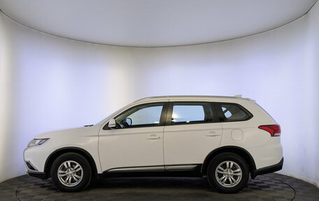 Mitsubishi Outlander III рестайлинг 3, 2017 год, 1 750 000 рублей, 8 фотография