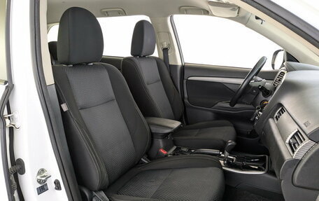 Mitsubishi Outlander III рестайлинг 3, 2017 год, 1 750 000 рублей, 18 фотография