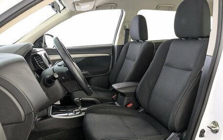 Mitsubishi Outlander III рестайлинг 3, 2017 год, 1 750 000 рублей, 17 фотография