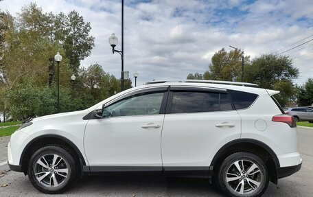 Toyota RAV4, 2017 год, 2 600 000 рублей, 2 фотография