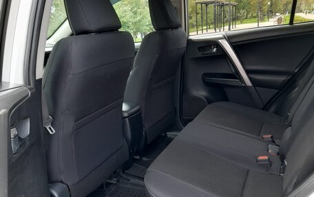Toyota RAV4, 2017 год, 2 600 000 рублей, 9 фотография