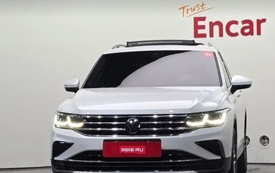 Volkswagen Tiguan II, 2023 год, 2 635 000 рублей, 1 фотография