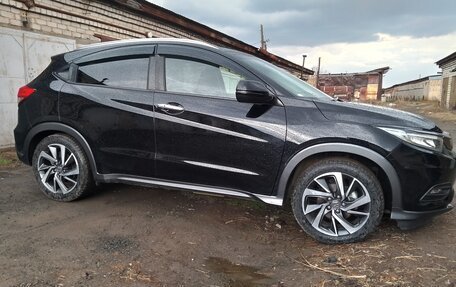 Honda Vezel, 2018 год, 1 850 000 рублей, 6 фотография