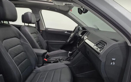 Volkswagen Tiguan II, 2023 год, 2 635 000 рублей, 10 фотография