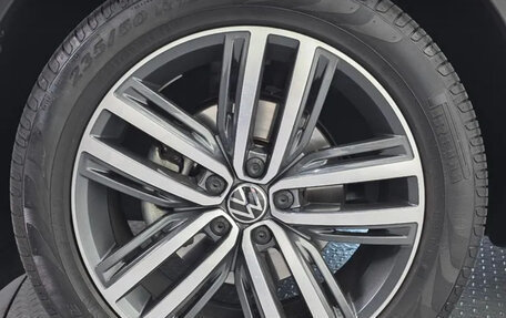Volkswagen Tiguan II, 2023 год, 2 635 000 рублей, 5 фотография