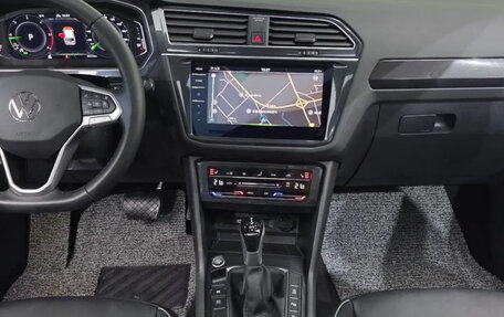 Volkswagen Tiguan II, 2023 год, 2 635 000 рублей, 7 фотография