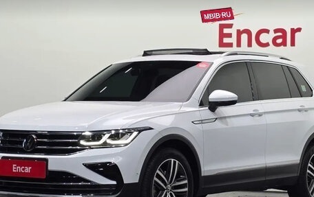 Volkswagen Tiguan II, 2023 год, 2 635 000 рублей, 2 фотография