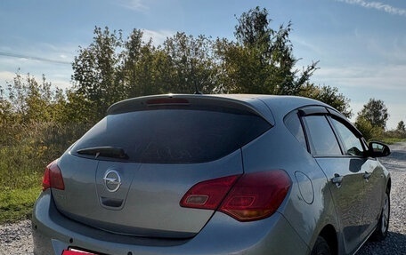 Opel Astra J, 2010 год, 400 000 рублей, 3 фотография