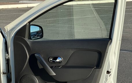 Renault Logan II, 2014 год, 328 000 рублей, 16 фотография