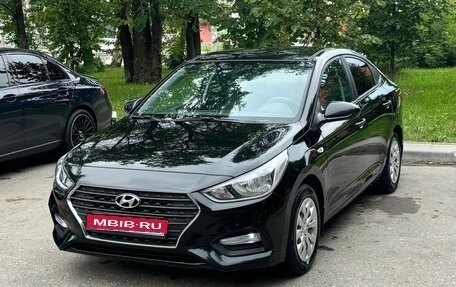 Hyundai Solaris II рестайлинг, 2017 год, 1 155 000 рублей, 1 фотография